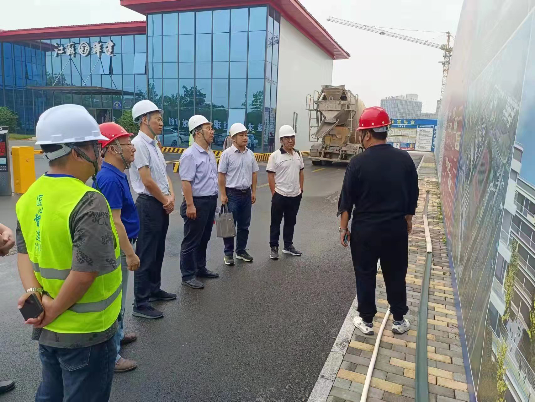 1696989063123622.jpg 督查實驗學校.jpg